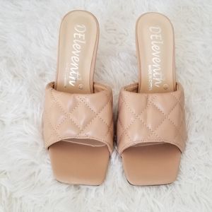 Cute tan heel.. never worn